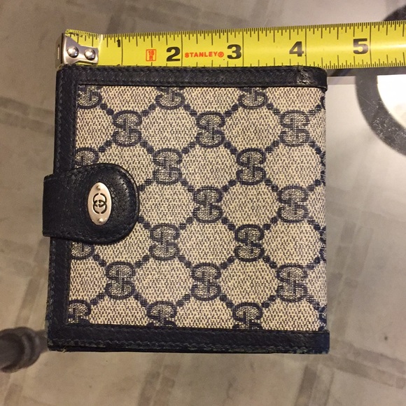 Gucci extra pics - Picture 2 of 8